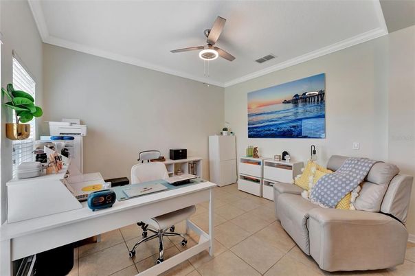 Home Office, Interior