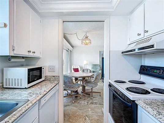 Chandelier, Dining room, Interior, Kitchen