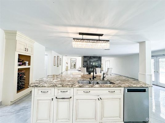 Chandelier, Dining room, Interior, Kitchen