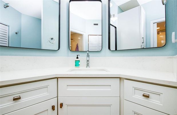 Bathroom, Dual Sink Vanities, Interior