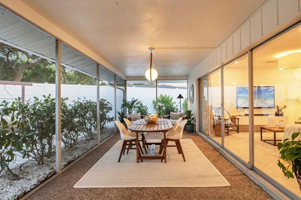 Dining room, Interior, Sun Room