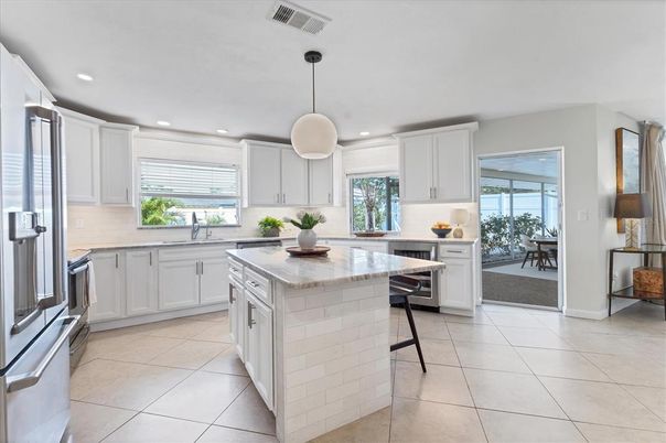 Dining room, Interior, Kitchen, Pendant Lights, Recessed Lighting, Stainless Steel Appliances