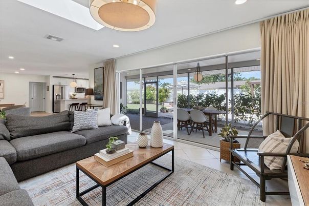 Dining room, Interior, Kitchen, Living room, Pendant Lights, Recessed Lighting, Stainless Steel Appliances