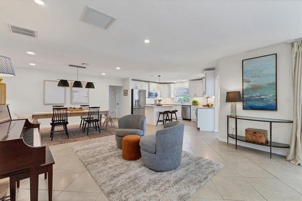 Dining room, Interior, Kitchen, Pendant Lights, Recessed Lighting, Stainless Steel Appliances