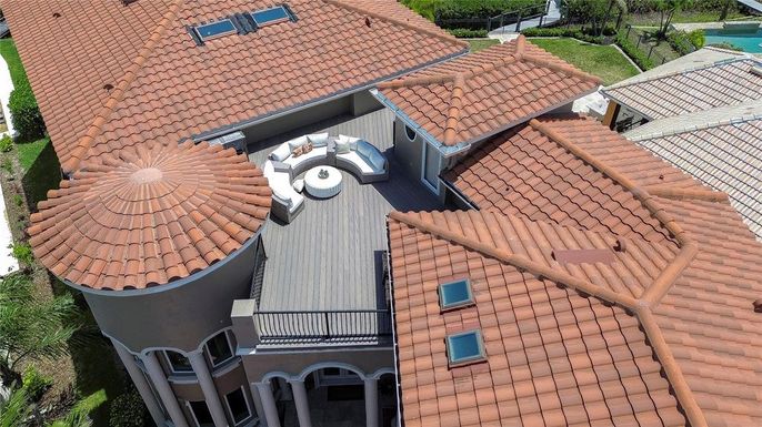 Exterior, Drone
