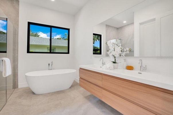 Bathroom, Dual Sink Vanities, Free Standing Baths, Interior, Recessed Lighting