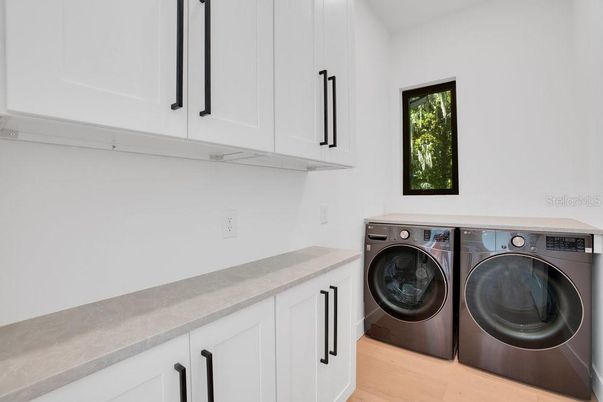 Interior, Washer, Wood Texture Flooring