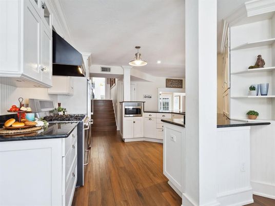 Interior, Kitchen, Pendant Lights, Recessed Lighting, Wood Texture Flooring