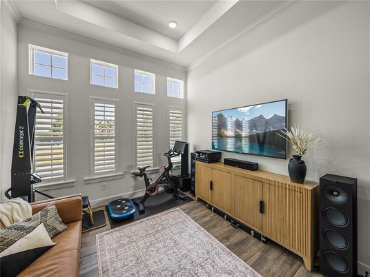 Fitness Equipment, Interior, Recessed Lighting, Wood Texture Flooring