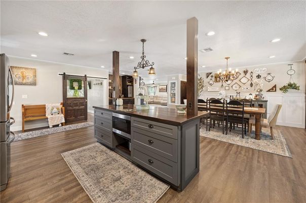 Chandelier, Dining room, Interior, Kitchen, Pendant Lights, Recessed Lighting, Wood Texture Flooring