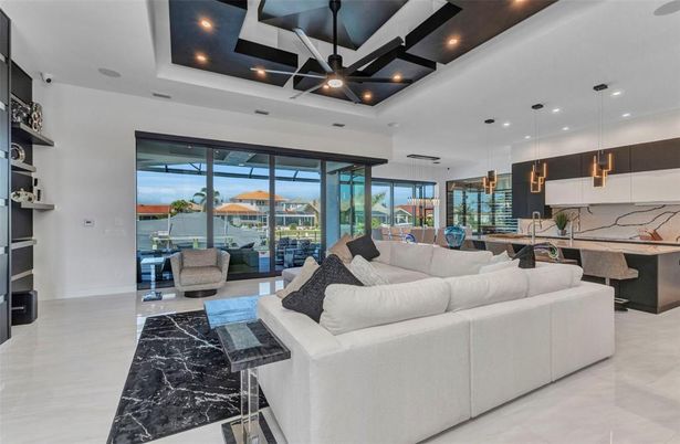 Dining room, Interior, Kitchen, Living room, Marble, Pendant Lights, Recessed Lighting