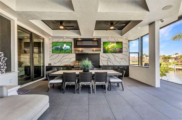 Dining room, Interior, Marble Walls, Recessed Lighting