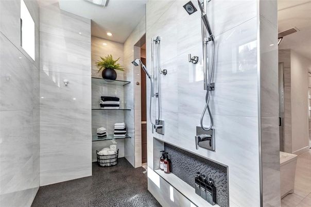 Bathroom, Interior, Recessed Lighting
