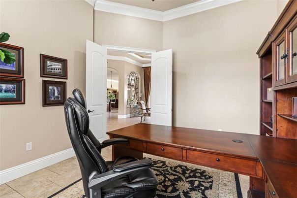 Home Office, Interior
