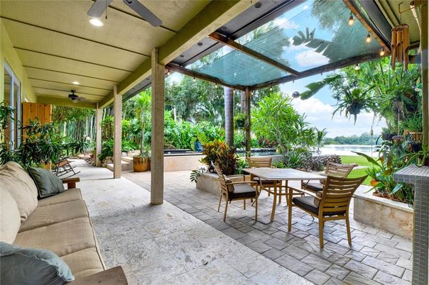 Exterior, Sun Room, Water