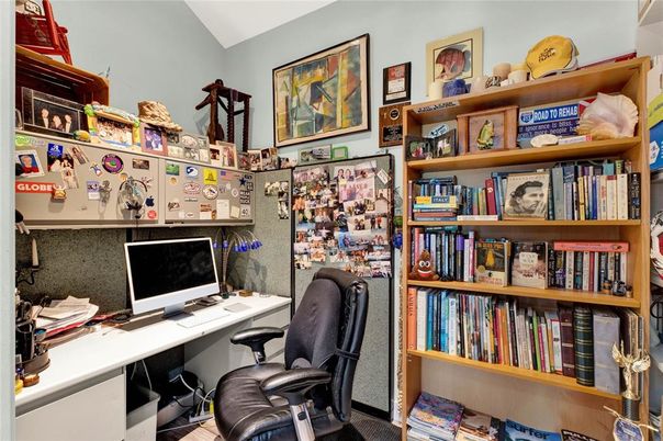 Home Office, Interior