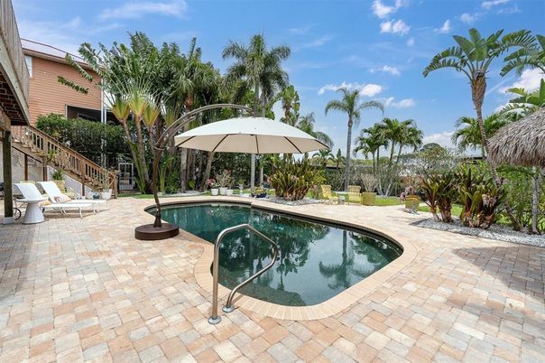 Exterior, Pool