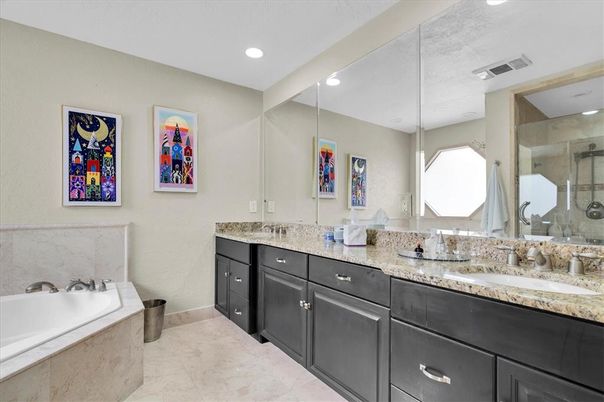 Bathroom, Dual Sink Vanities, Interior, Recessed Lighting