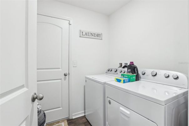 Interior, Washer, Wood Texture Flooring