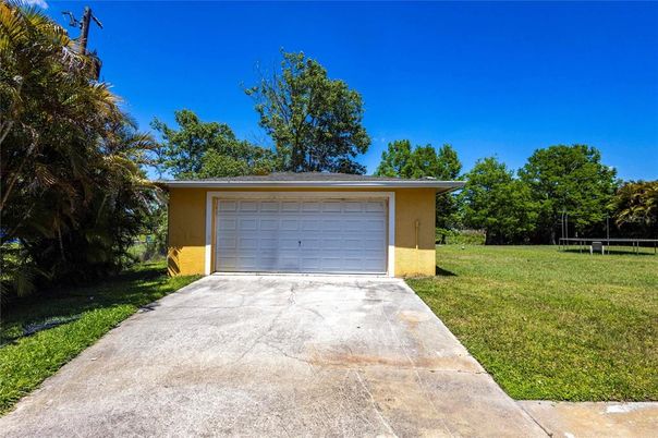 Backyard, Detached Garage, Exterior