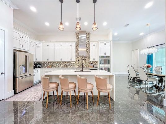 Dining room, Interior, Kitchen, Pendant Lights, Recessed Lighting, Stainless Steel Appliances