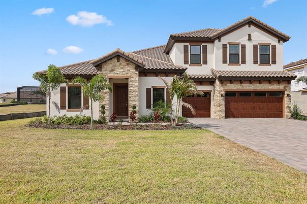 Attached, Exterior, Facade, Mediterranean