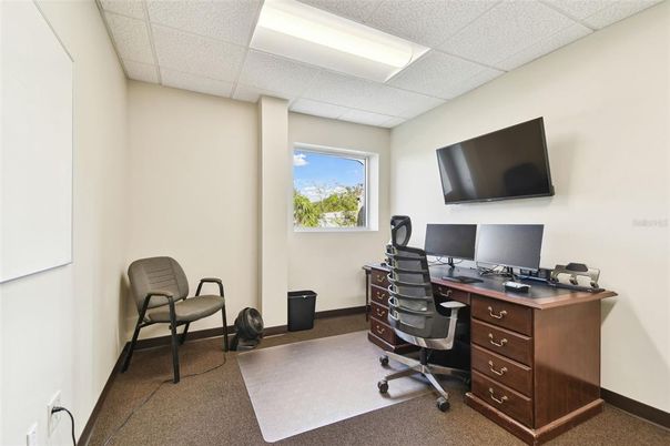 Home Office, Interior