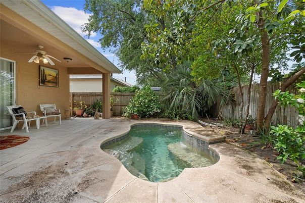 Exterior, Pool