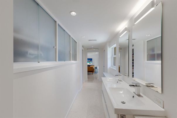 Bathroom, Dual Sink Vanities, Interior, Recessed Lighting