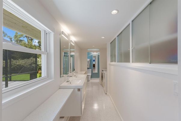 Bathroom, Interior, Recessed Lighting