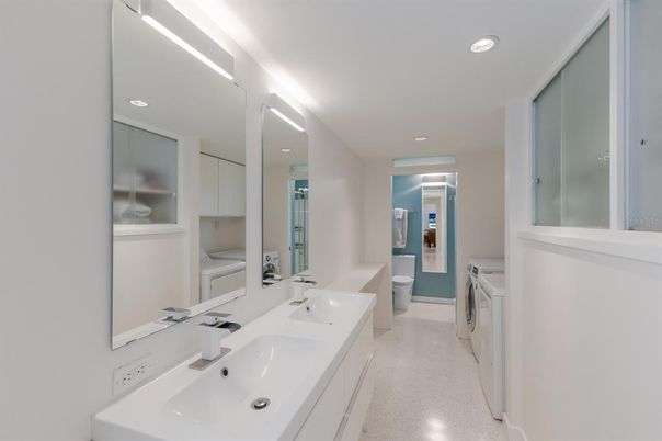 Bathroom, Dual Sink Vanities, Interior, Recessed Lighting