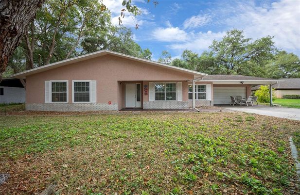 Backyard, Exterior, Facade, Ranch