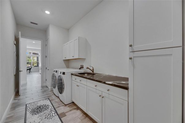 Interior, Recessed Lighting, Washer, Wood Texture Flooring