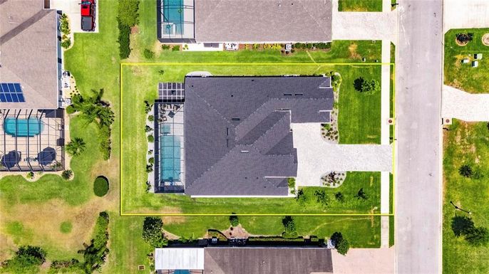 Exterior, Drone