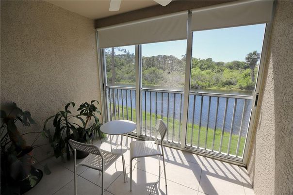 Interior, Sun Room, Water
