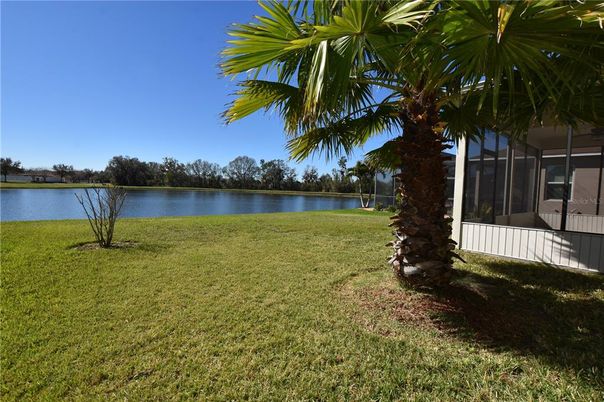 Exterior, Lake