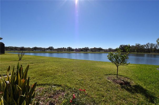 Exterior, Lake