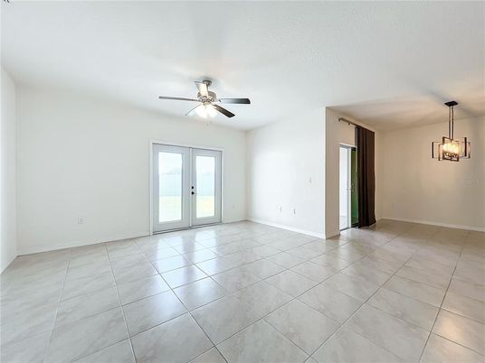Empty room, Interior, Pendant Lights