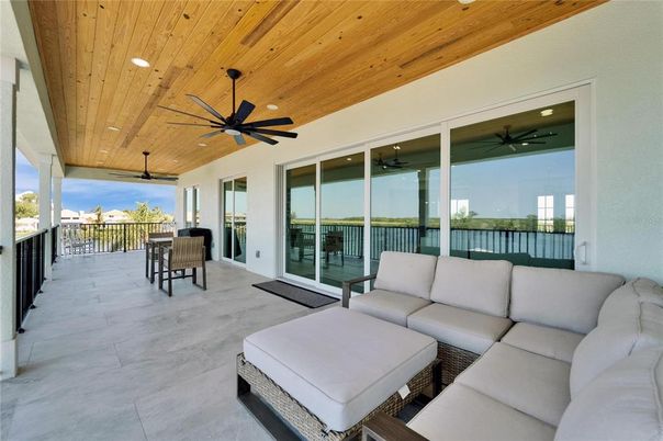 Exterior, Living room, Recessed Lighting, Wooden Ceilings