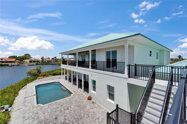Exterior, Pool, Water