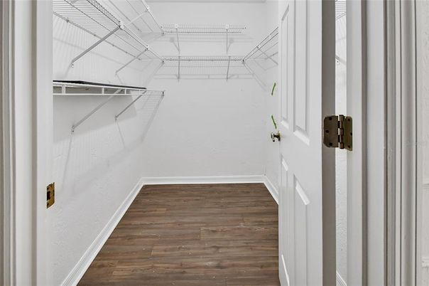 Interior, Walk-in Closets, Wood Texture Flooring