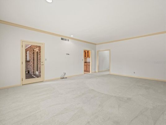 Empty room, Interior, Recessed Lighting