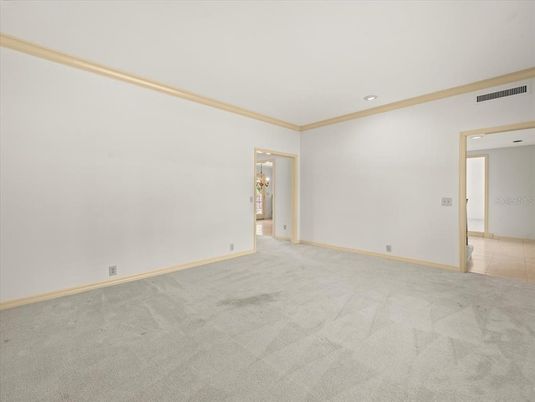 Empty room, Interior, Recessed Lighting