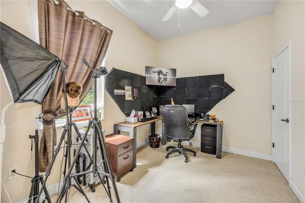 Home Office, Interior