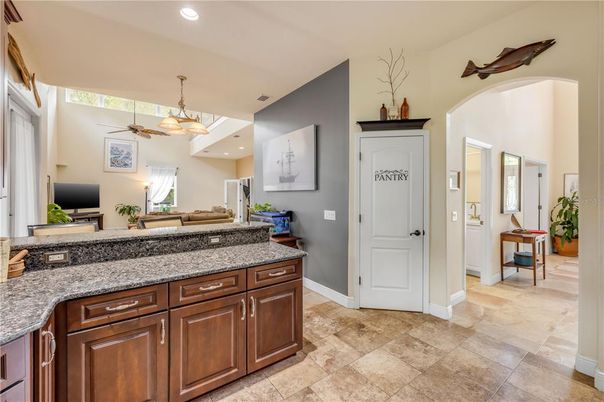 Interior, Living room, Pendant Lights, Recessed Lighting