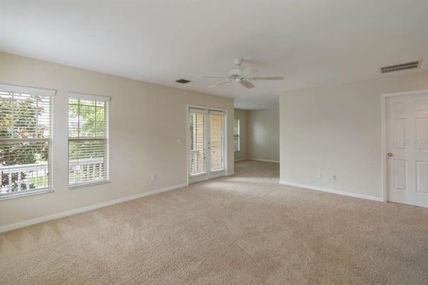 Empty room, Interior