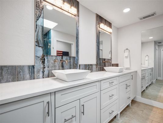 Bathroom, Dual Sink Vanities, Interior, Recessed Lighting