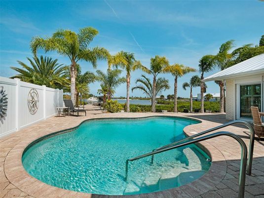 Exterior, Pool, Water