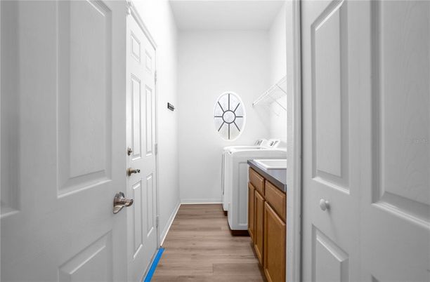 Interior, Washer, Wood Texture Flooring