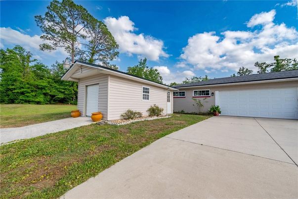 Detached Garage, Exterior